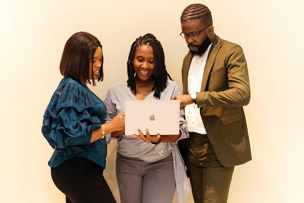 Location de présentoirs à burger et d'ardoises innovants